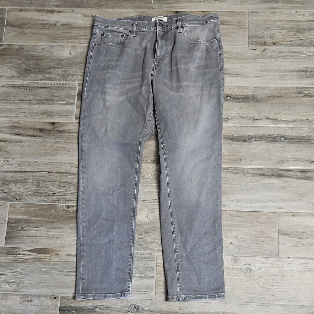 Goodthreads Men's Washed Gray Straight Jeans - Picture 4 of 6